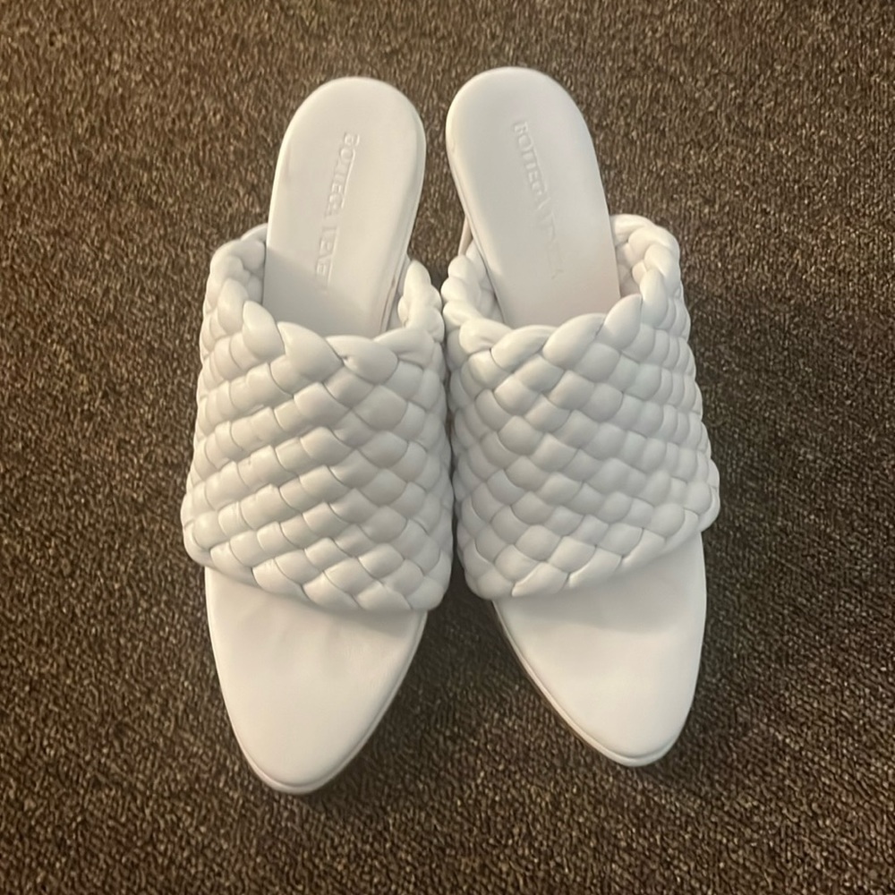 Bottega Veneta white padded sandals